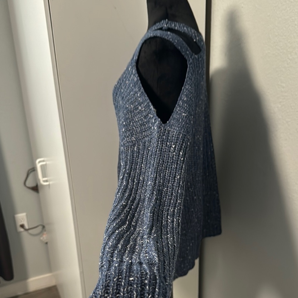 Off-the-Shoulder Blue Ribbed Sweater - Picture 3 of 5